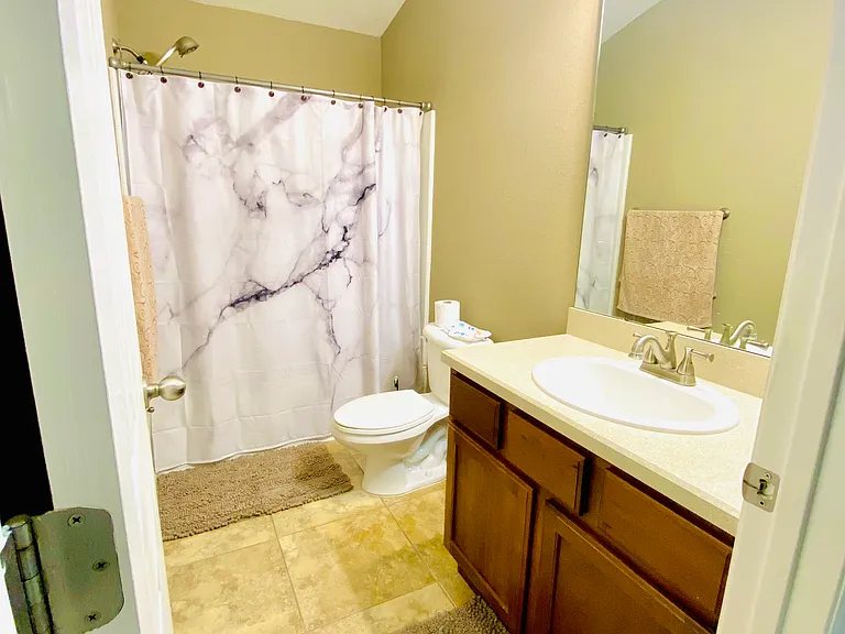 6734 Breezy Palm Dr — Photo 4