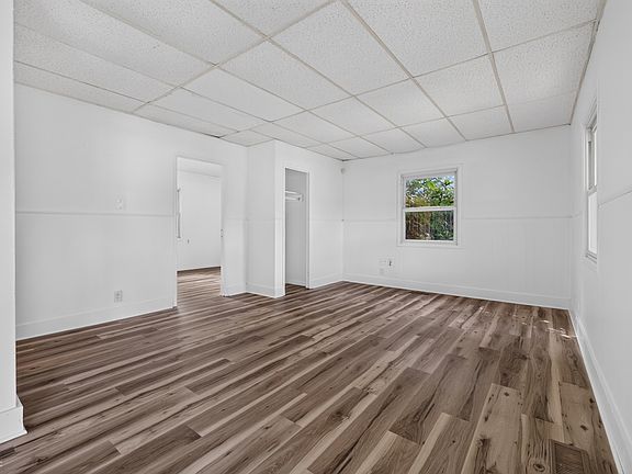 3rd image of 3125 Manor Ct