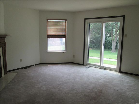 5th image of 704 Materdie Ln