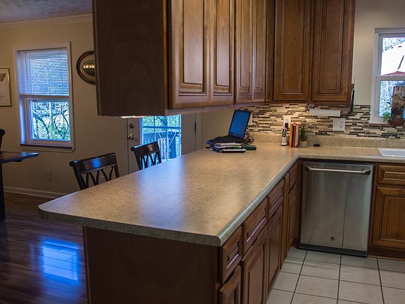 5th image of 2985 Marvin Cir