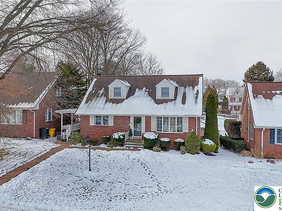 3rd image of 120 Avenue E