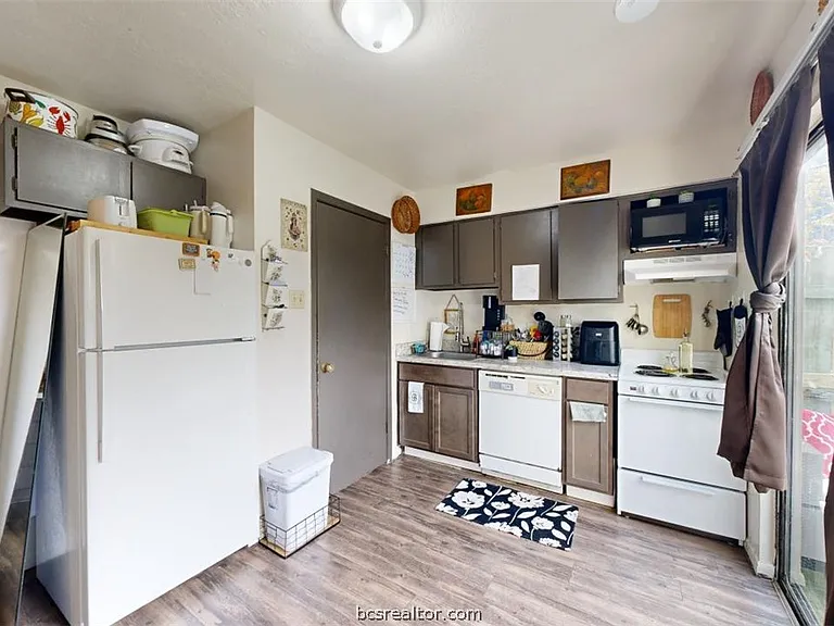 725 Peppertree Dr #22 — Photo 7