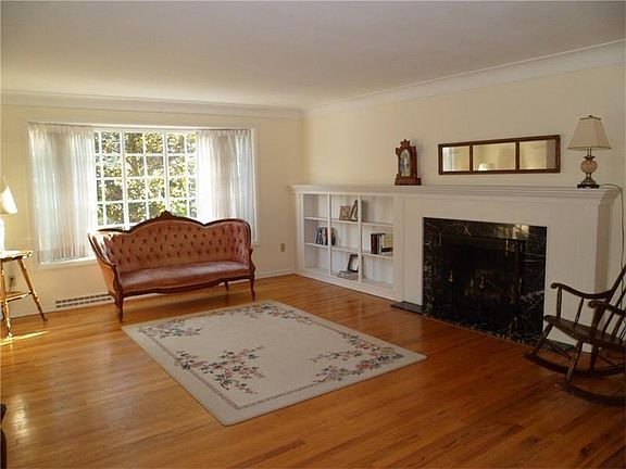 4th image of 164 Thornberry Dr