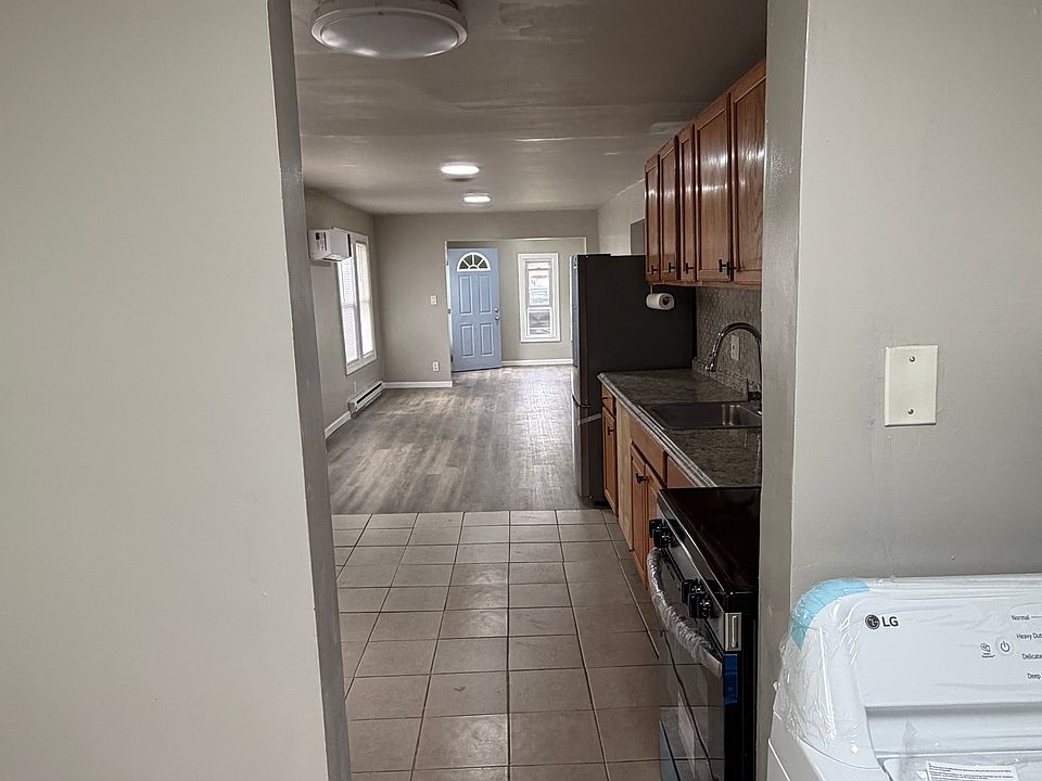 1st image of 1210 Lincoln Ave #A
