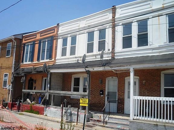 2nd image of 711 Harris Pl