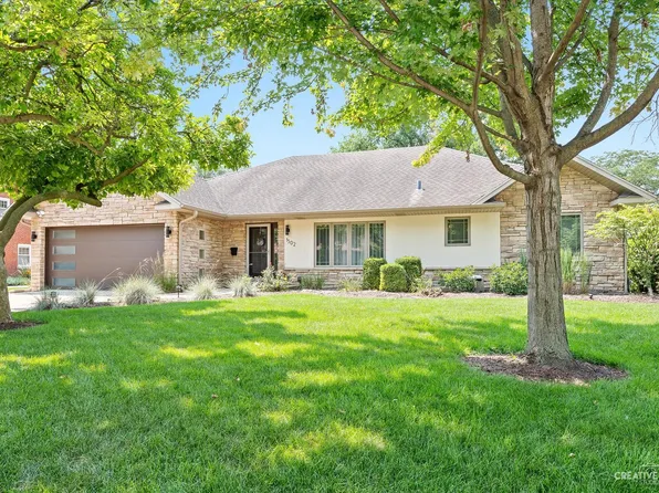 1502 Robinhood Ln, La Grange Park, IL 60526