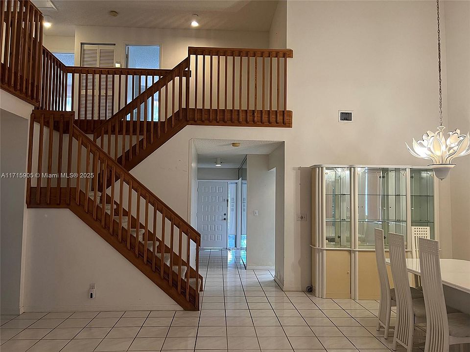 1st image of 3890 Amalfi Dr