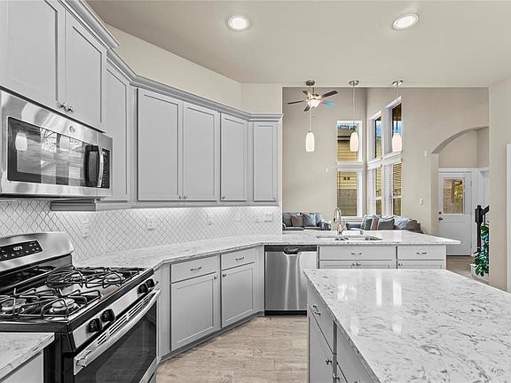 5th image of 313 Serenata Woods Trl