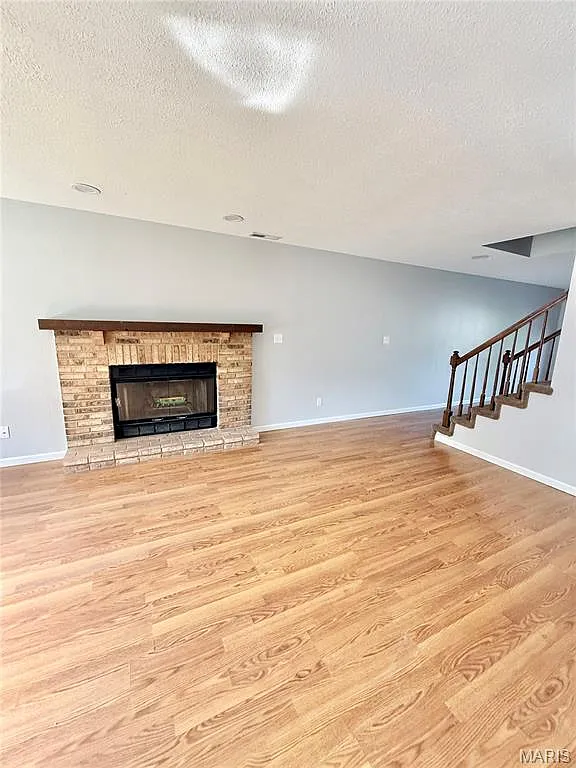 3 bed, 2.0 bath, 1704 sqft, $2,200 — Photo 3