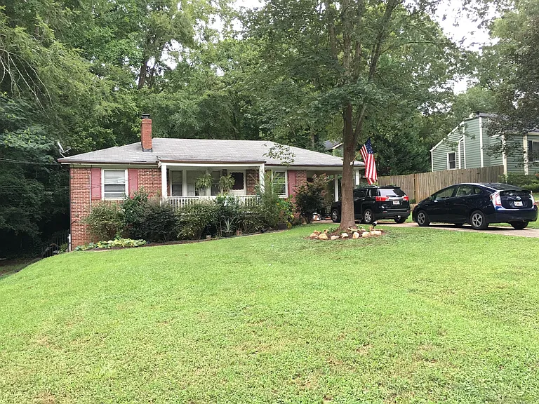 1000 N Carter Rd — Photo 2