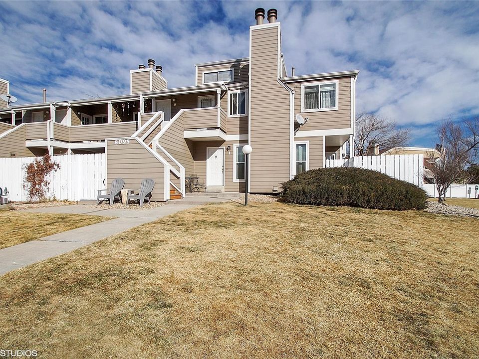 Great location with a ground floor end unit adjacent to the green space.