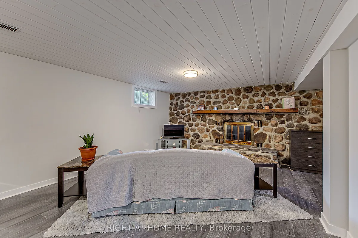 Building Photo - 148 Riverglen Dr #BASEMENT