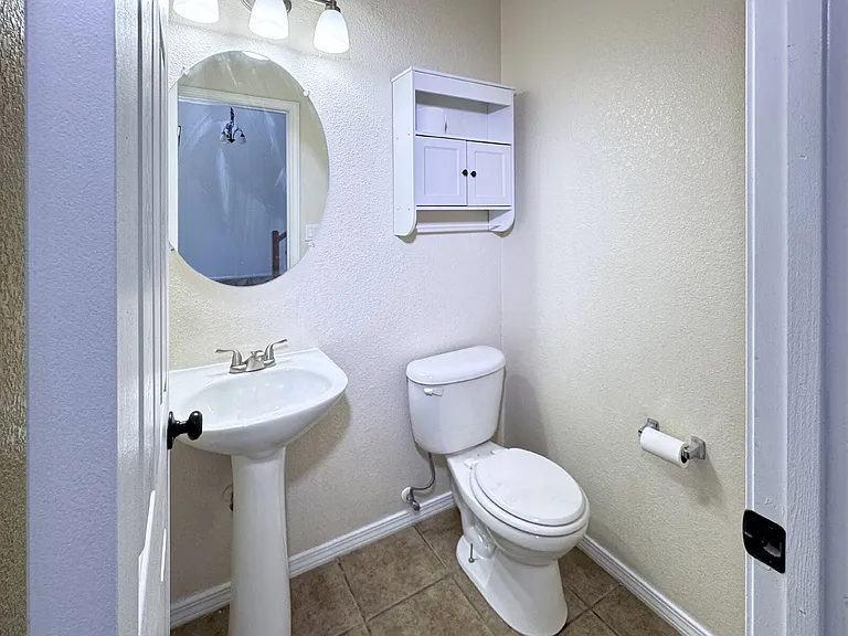2036 Violeta Way SE — Photo 11