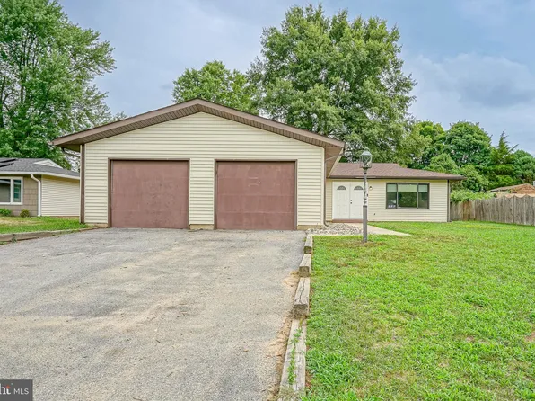 9 Suffolk Ct, Eastampton, NJ 08060