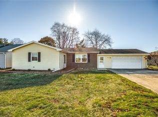 1205 W Temple Ave, Effingham, IL 62401