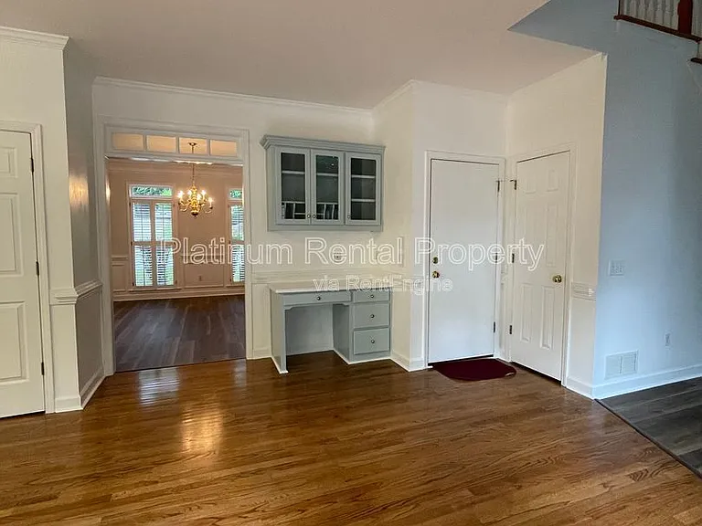 870 Ingleside Dr — Photo 22