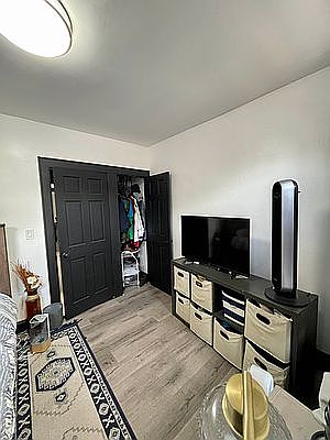 3rd image of 2131 27th St APT B3