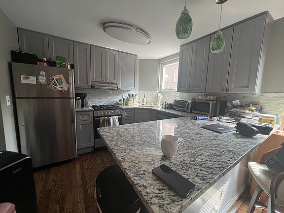2nd image of 125 Bloomfield St APT 3