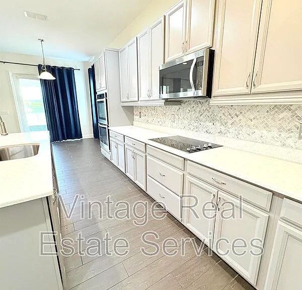 4645 Butler National Dr — Photo 13