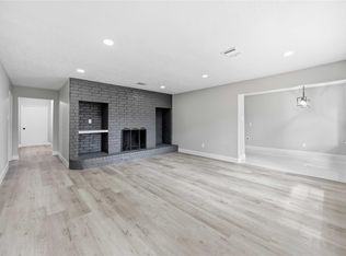9710 Willow Wood Ln, Houston, TX 77086