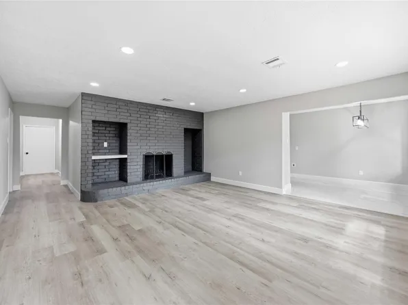 9710 Willow Wood Ln, Houston, TX 77086