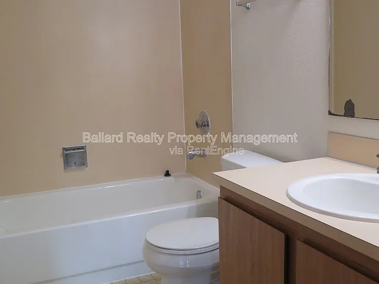 3232 21st Ave W #102 — Photo 8