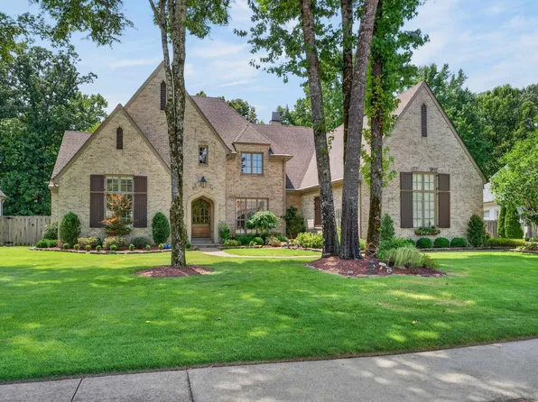 10307 Shea Woods Dr, Collierville, TN 38017