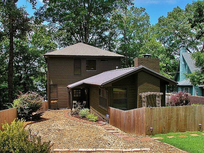 Inviting lake home