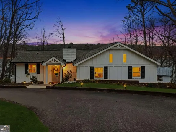 214 Sugar Cane Dr, Hartwell, GA 30643