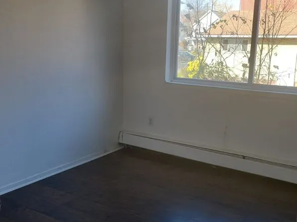 Affordable Apartment Living in Prime Cleveland Location!