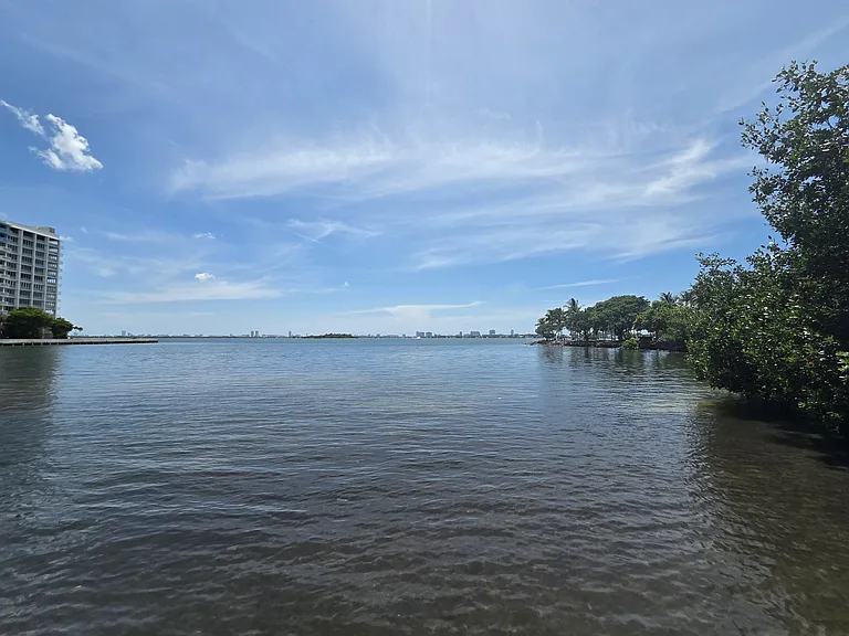 2000 N Bayshore Dr #507 — Photo 35