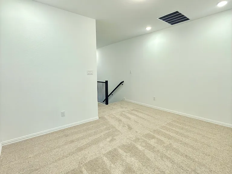 1175 Doris May Dr — Photo 22