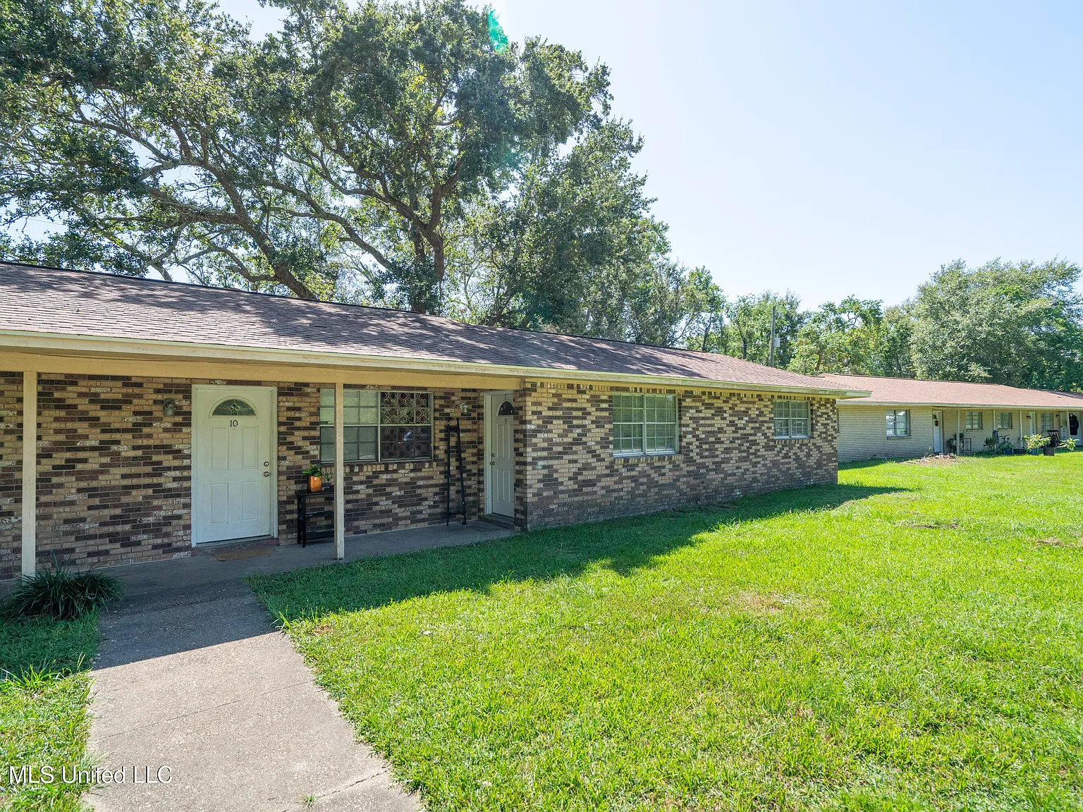 2 bed, 1.0 bath, 780 sqft, $950 — Photo 1