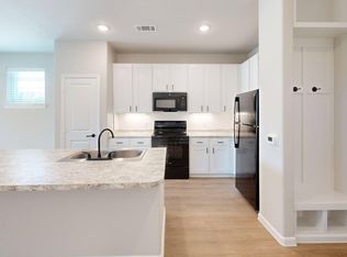 260 W Mulberry St #1102, Denton, TX 76201
