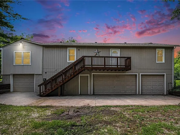 528 E Arthur St, Liberty, MO 64068