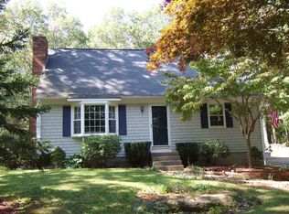 17 Wendy Dr, Scituate, RI 02857