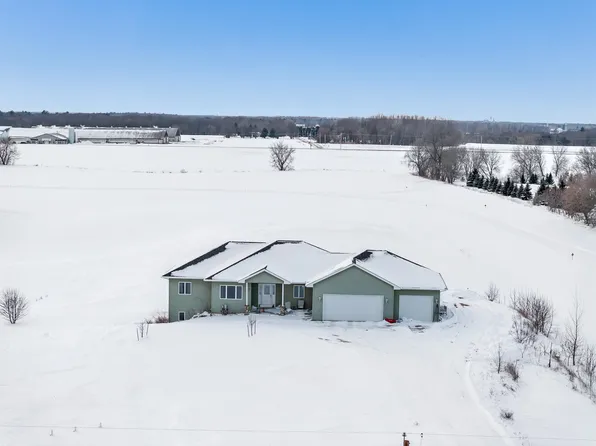 4523 Redwood Dr, Pulaski, WI 54162