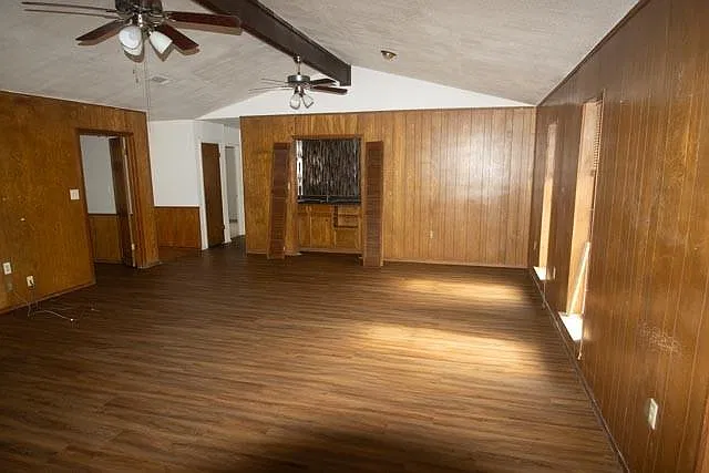 3 bed, 1896 sqft, $1,995 — Photo 2