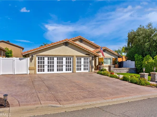 23122 Continental Dr, Canyon Lake, CA 92587