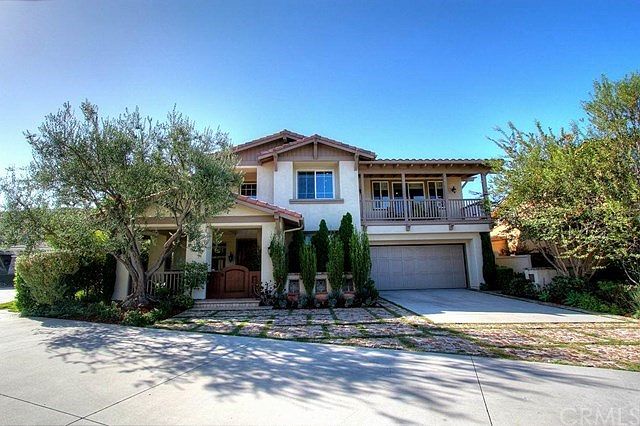 Gorgeous Curb appeal!!