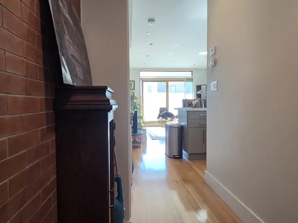 191 Huron Street image 5 of 11