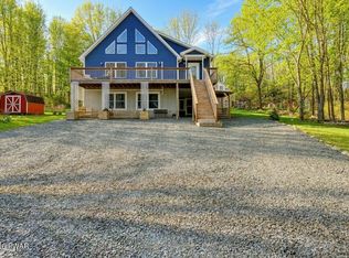 22 Tanglewood Ln, Lake Ariel, PA 18436