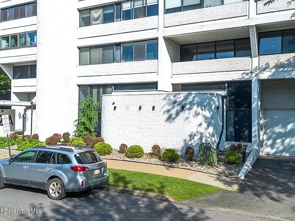 4th image of 550 Clay Ave APT 4E