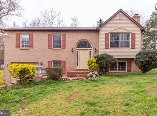 8932 Round Top Rd, Manassas, VA 20112