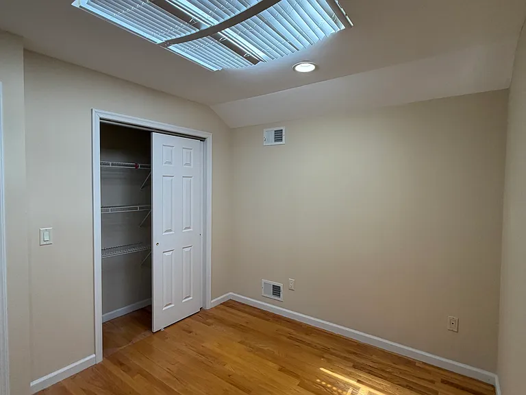 341 Hunter Ave — Photo 12