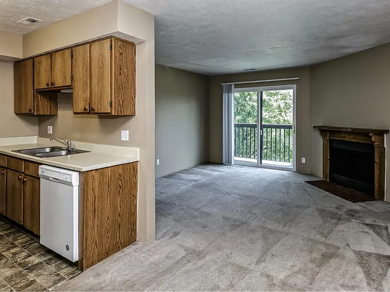 Maple View Apartments — Photo 7