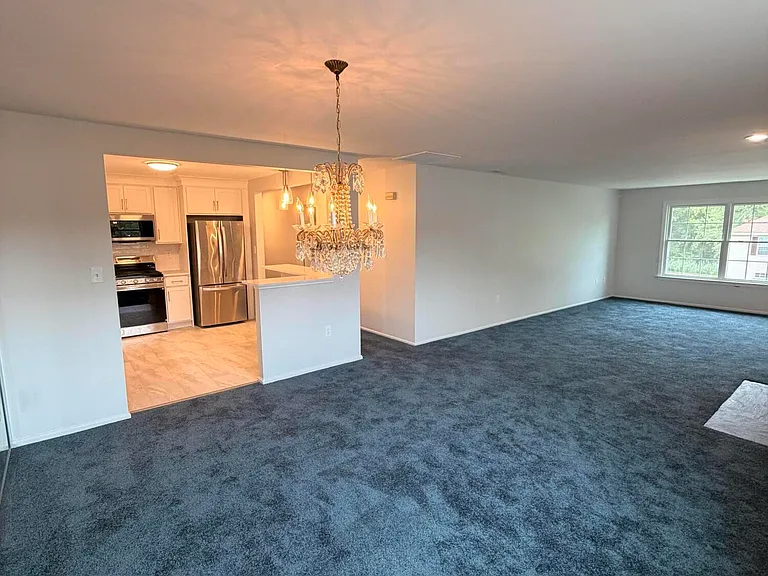 36 Racquet Rd — Photo 6