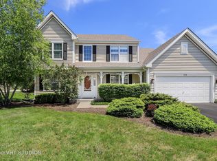 579 Madison Ln, Lindenhurst, IL 60046