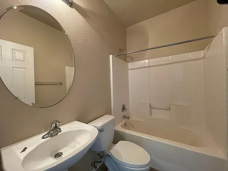 4120 E Torrey Pines Ln — Photo 9