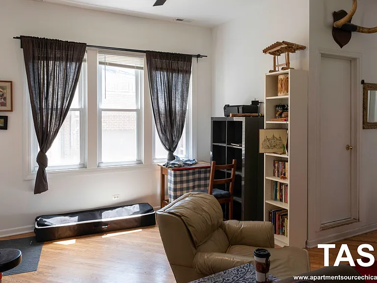 2616 N Marshfield Ave #1R — Photo 5